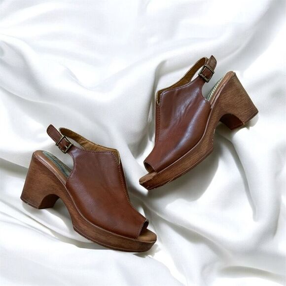 BOC Brown Wooden Platform Heels 8 Retro Sandals Buckle - Picture 1 of 9